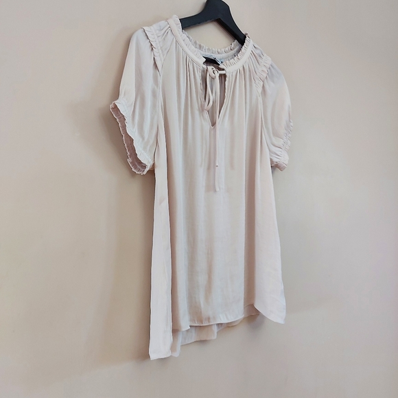 Naked Zebra blouse with tie front closure and ruffle detail on the neck & sleeve - Picture 2 of 6